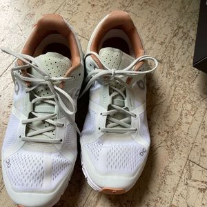 OnCloud CloudFlow running shoes